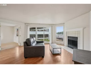 Photo #4: 152062955 Listing 