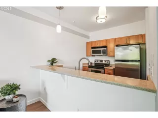 Photo #5: 152617321 Listing 