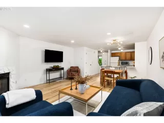 Photo #6: 153283586 Listing 