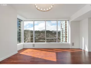 Photo #3: 153302389 Listing 