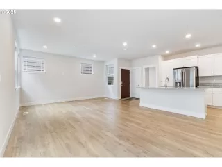 Photo #6: 153686923 Listing 