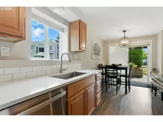 Photo #4: 154607476 Listing 