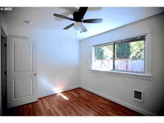 Photo #3: 154642788 Listing