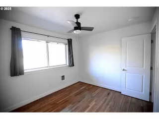 Photo #4: 154642788 Listing