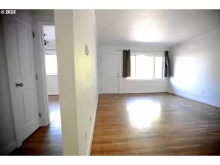 Photo #5: 154642788 Listing