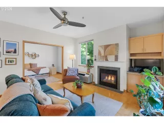 Photo #3: 154674583 Listing 