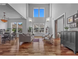 Photo #6: 154882891 Listing