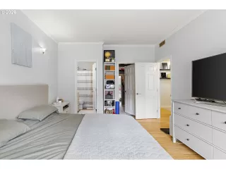 Photo #2: 154914822 Listing