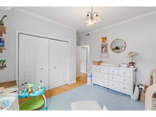 Photo #5: 154914822 Listing