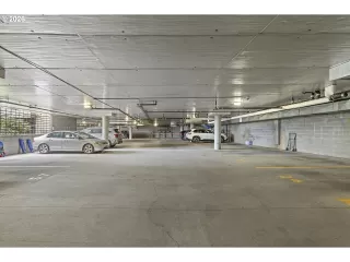 Photo #6: 154914822 Listing