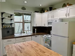 Photo #4: 155043607 Listing 