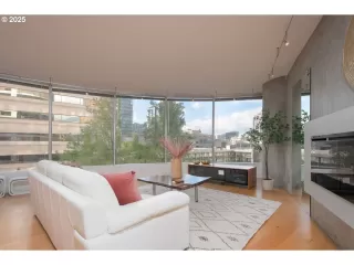 Photo #4: 155637124 Listing 