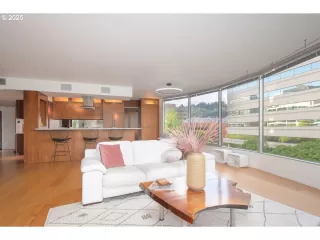 Photo #5: 155637124 Listing 