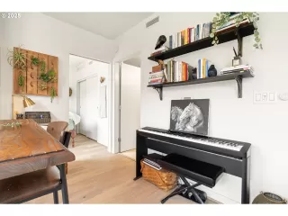 Photo #2: 156454804 Listing 