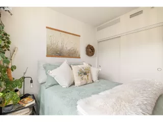 Photo #4: 156454804 Listing 