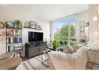 Photo #5: 156454804 Listing 