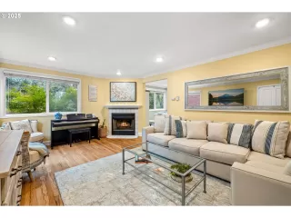 Photo #2: 156722731 Listing