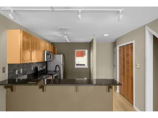 Photo #1: 157162926 Listing 