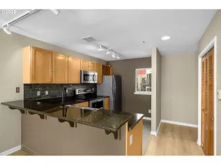 Photo #2: 157162926 Listing 