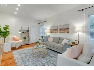 Photo #2: 157338702 Listing 