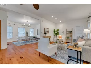 Photo #4: 157338702 Listing 