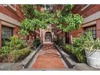 Photo #4: 157740696 Listing 