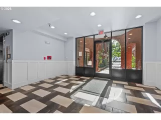 Photo #5: 157740696 Listing 