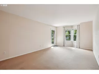 Photo #2: 157905703 Listing