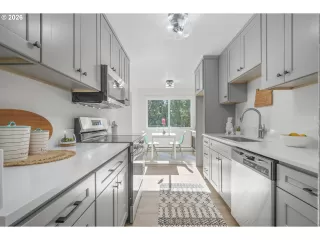 Photo #2: 158119291 Listing 