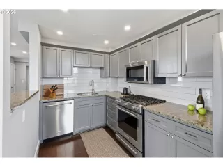 Photo #1: 158613839 Listing 