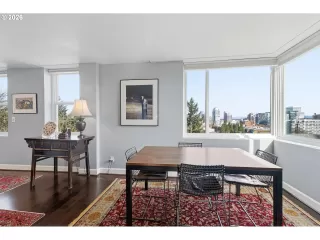 Photo #5: 158613839 Listing 