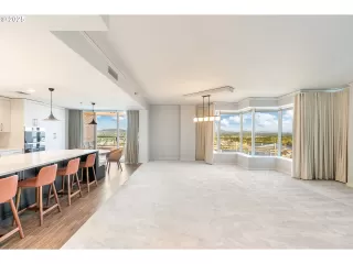 Photo #2: 158850582 Listing 