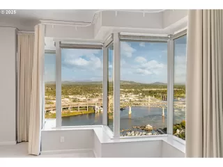 Photo #5: 158850582 Listing 