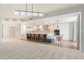 Photo #6: 158850582 Listing 