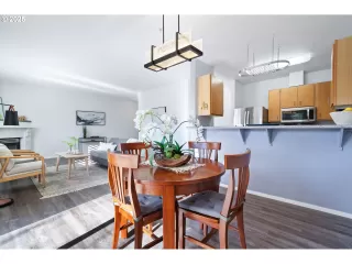 Photo #3: 159311187 Listing