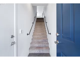 Photo #6: 159311187 Listing