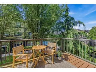 Photo #4: 159706903 Listing