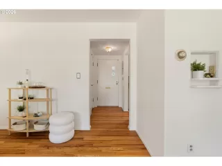 Photo #2: 159899720 Listing