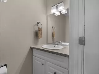 Photo #6: 160247079 Listing