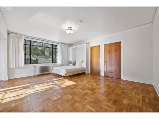 Photo #6: 160282436 Listing 