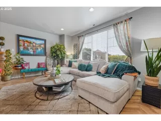 Photo #3: 160396231 Listing