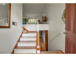 Photo #2: 160518372 Listing 