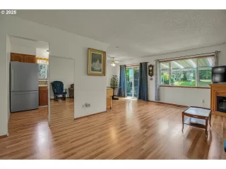 Photo #4: 160518372 Listing 