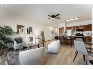 Photo #5: 161027284 Listing