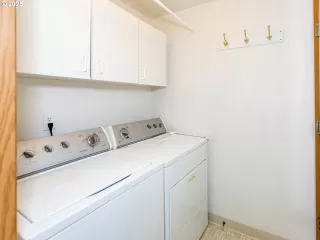 Photo #3: 161310387 Listing