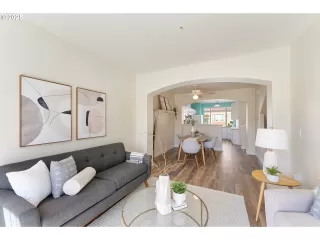 Photo #3: 161502071 Listing 