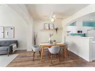 Photo #4: 161502071 Listing 