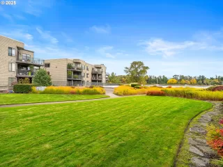 Photo #2: 161833681 Listing