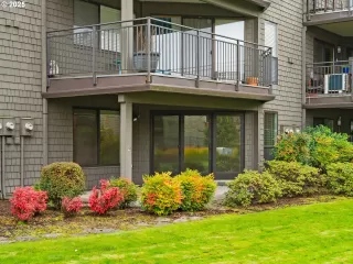 Photo #4: 161833681 Listing