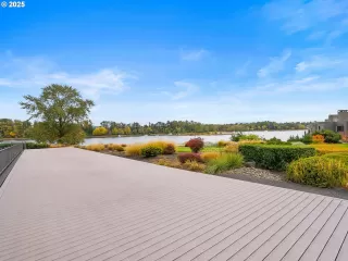 Photo #5: 161833681 Listing